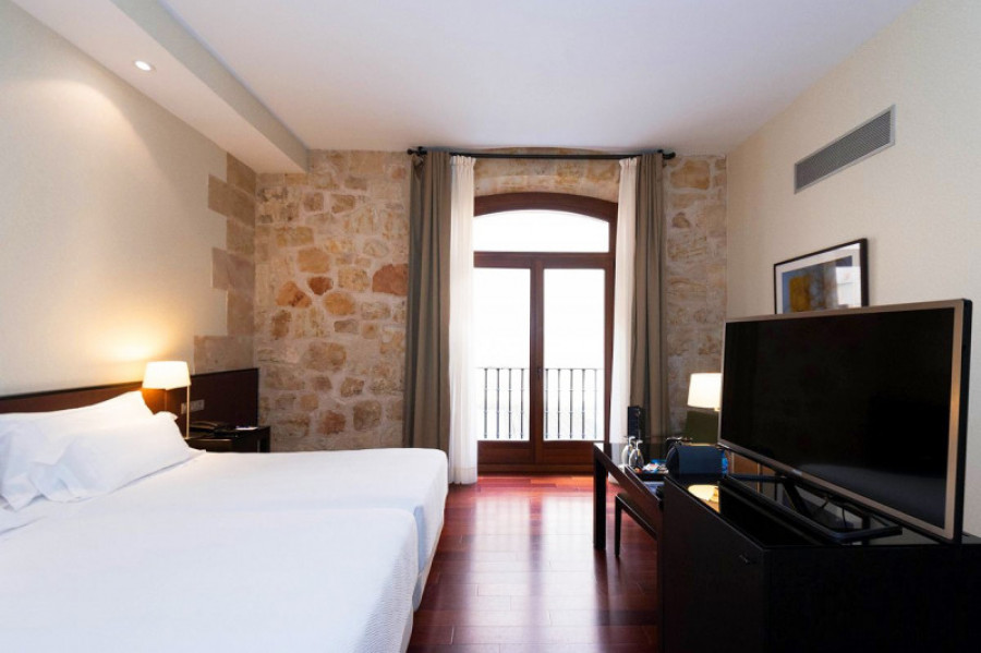 Habitacion sercotel puerta de la catedral 46750