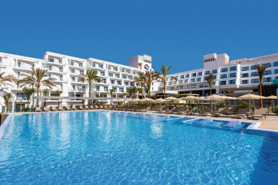 Riu adejejpg 43397