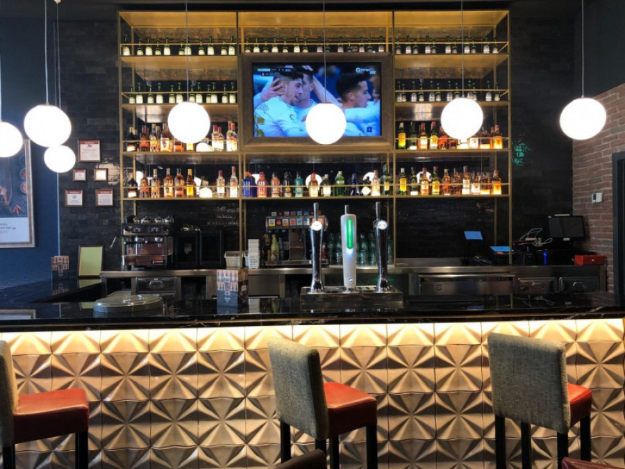 Tony roma s nuevo local madrid islazul  barra 38900
