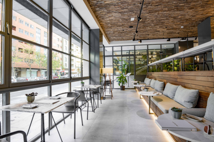 Grupo lateral e innside by melia rstaurante en zaragoza 38068