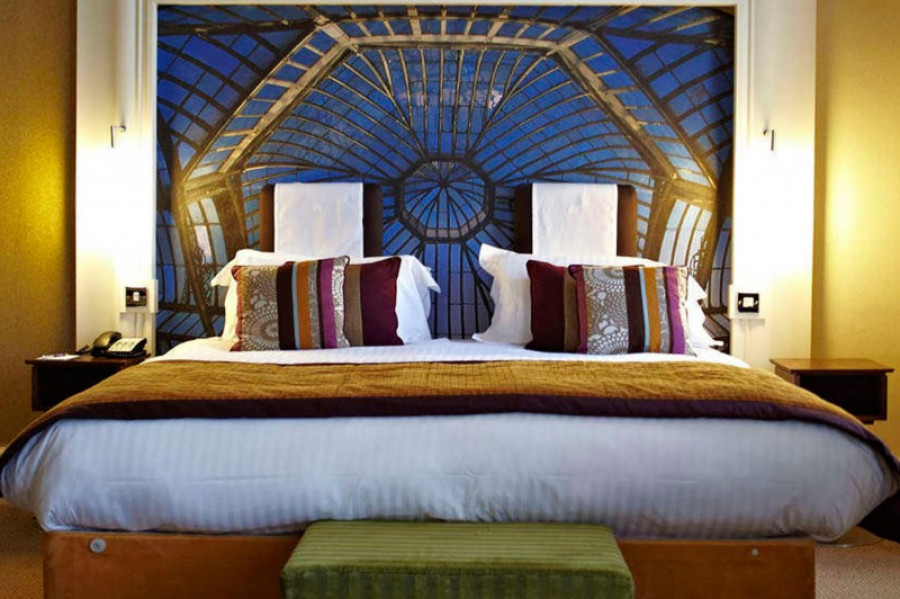 The midland bedroom p 32376