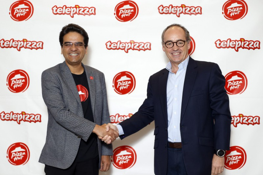 Firma acuerdo pizza hut y grupo telepizza milind pant y pablo juantegui... 30590