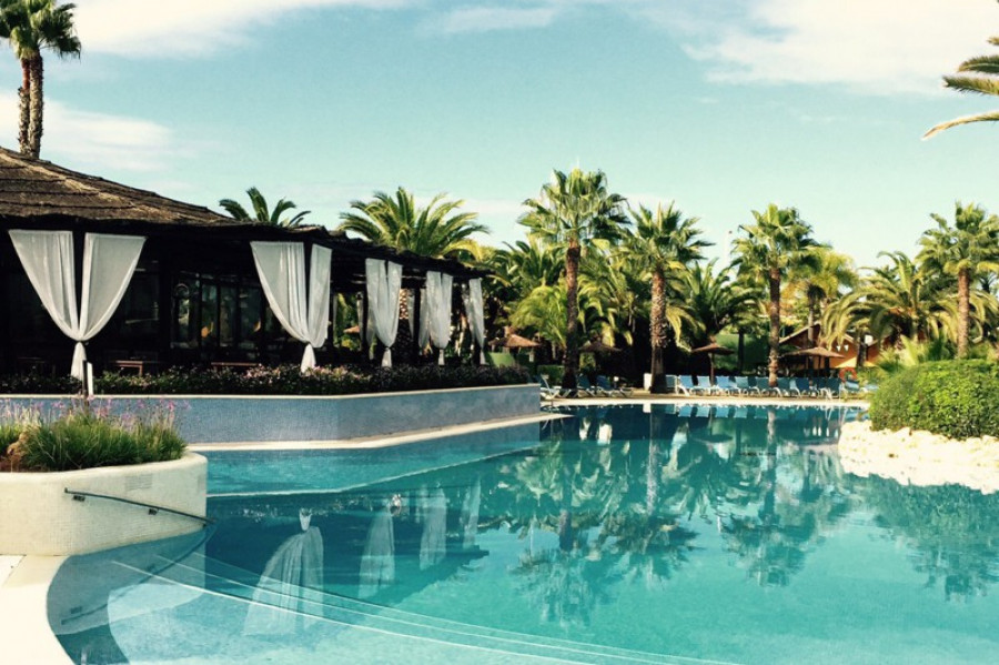 Exterior adh ocean islantilla huelva 24323