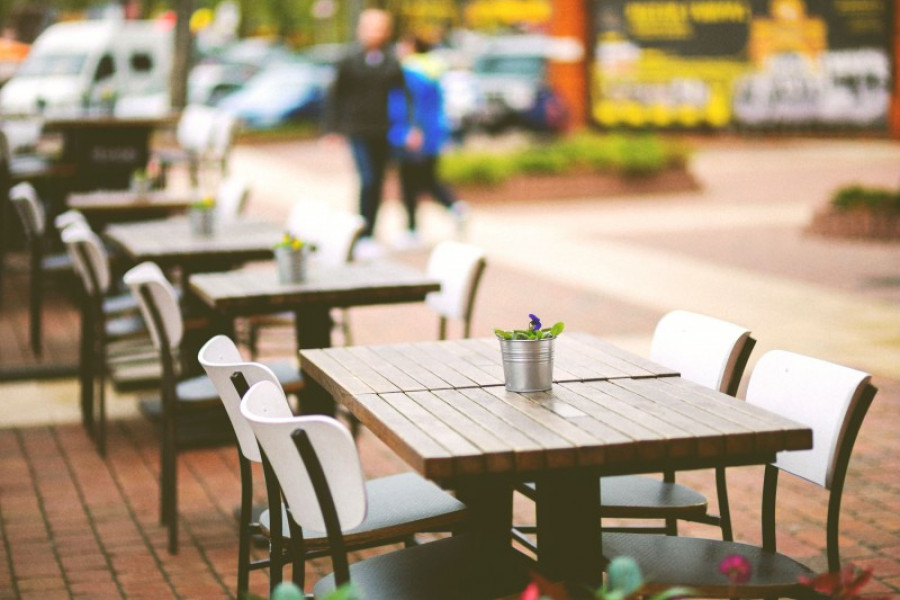 City restaurant lunch outside 19938