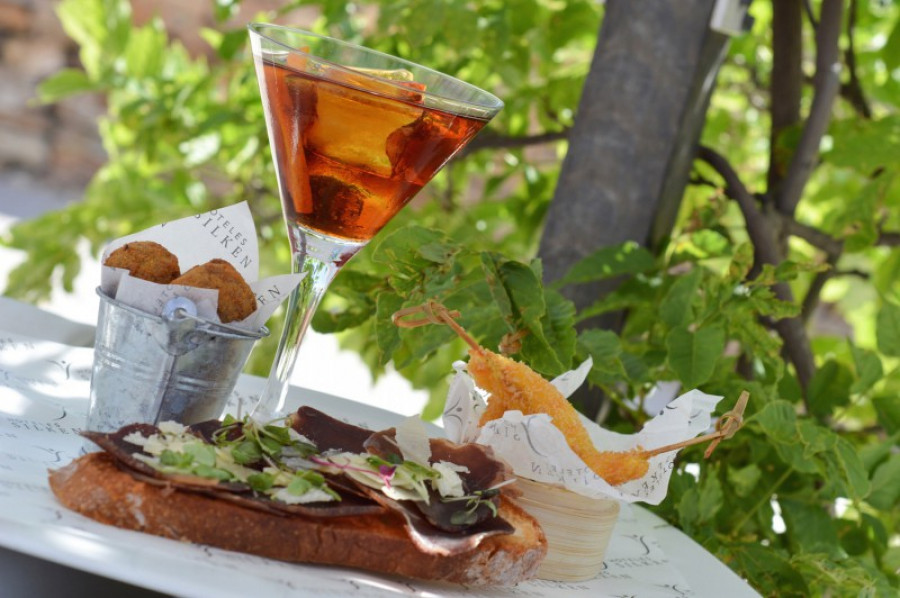 Welovevermut terraza marmo silken puertaamerica 19455