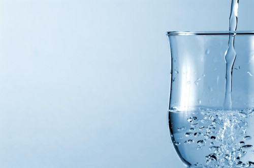 Foto para abrir vaso agua123rf 15466