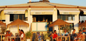 Chiringuitos kioscos playa restaurantes terrazas sol mar arena