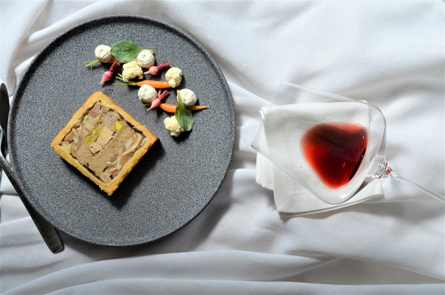 Pate en Croûte de Latón de la Fueva, Foie Gras y Encurtidos Caseros ES.TABLE LOW