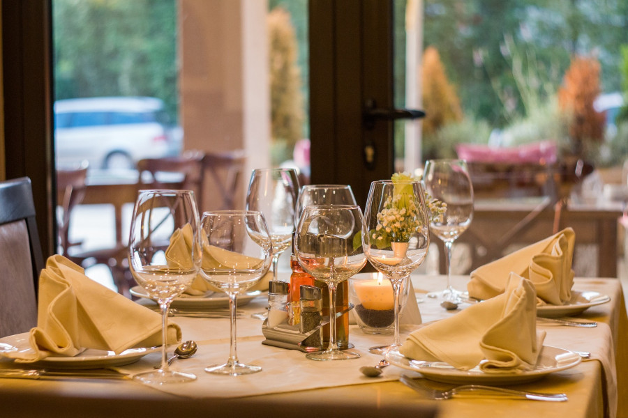 Restaurant g84a04cf5d 1920