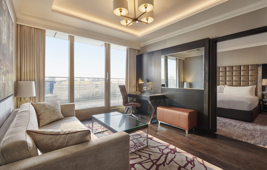 LONRE Executive Suite Lounge Bedroom