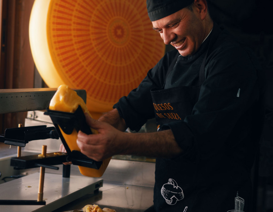 11 Quesos de Suiza preparación Raclette
