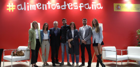 Josep Solé y Jordi Montfort de Avianza junto a las influencers gastronómicas invitadas al evento