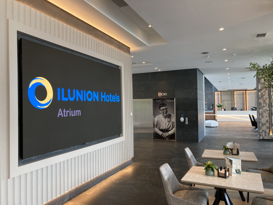 Pantalla LG en Hotel ILUNION Atrium