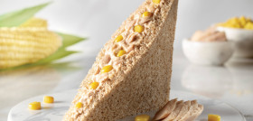 Sandwich atún con maíz