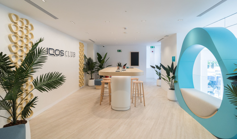 5.  IQOS Club Café