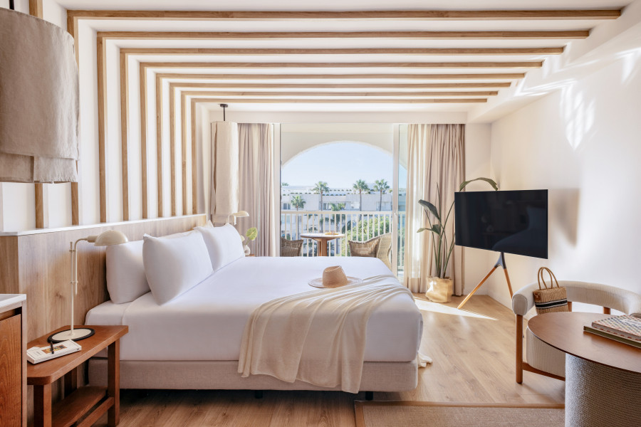 129cMeMarbella SUPERIOR ME   JUNIOR SUITE LATERAL SEA VIEW
